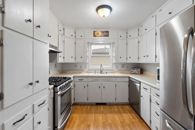 4213 BROOKSIDE DR, Rapid City, SD 57702