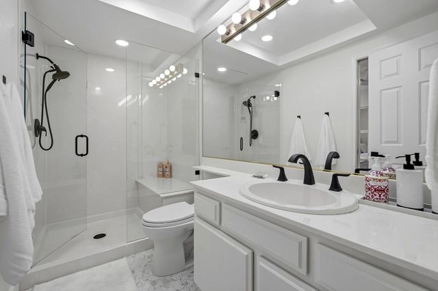 2 Maximo Way, Palm Desert, CA 92260