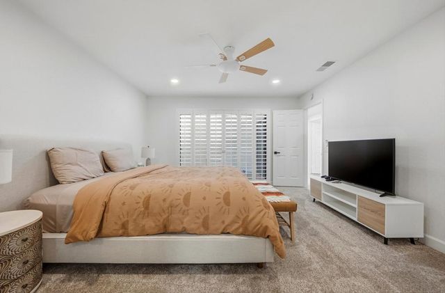 2 Maximo Way, Palm Desert, CA 92260