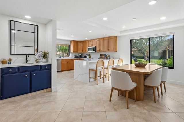 2 Maximo Way, Palm Desert, CA 92260