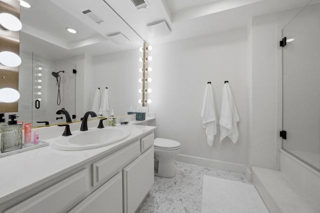 2 Maximo Way, Palm Desert, CA 92260