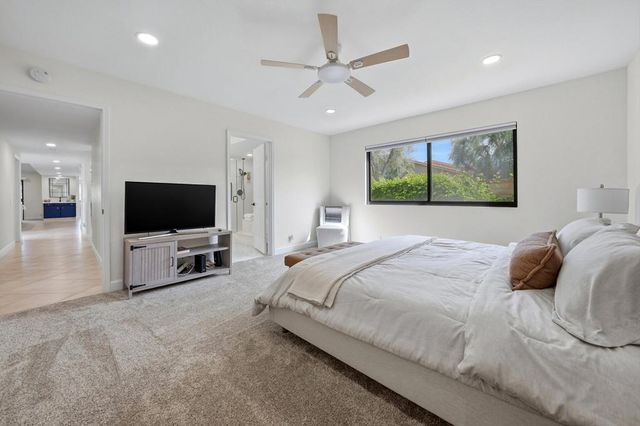 2 Maximo Way, Palm Desert, CA 92260