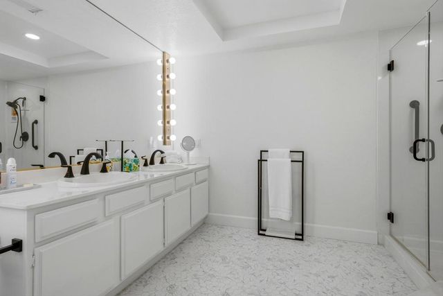 2 Maximo Way, Palm Desert, CA 92260