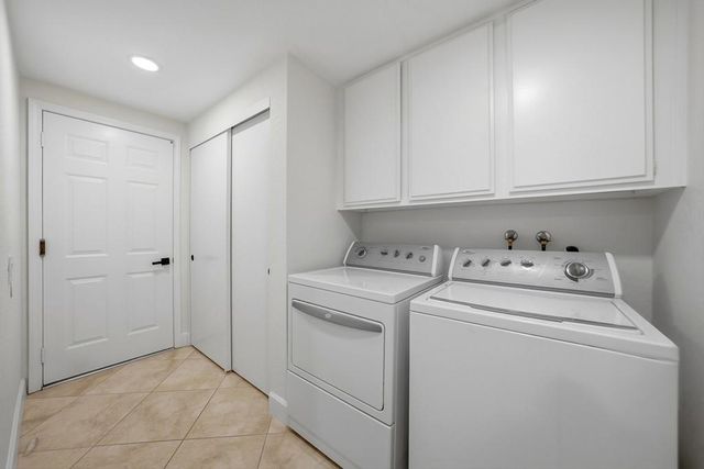 2 Maximo Way, Palm Desert, CA 92260
