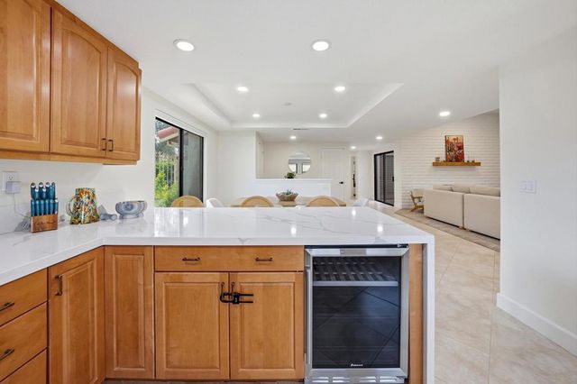 2 Maximo Way, Palm Desert, CA 92260