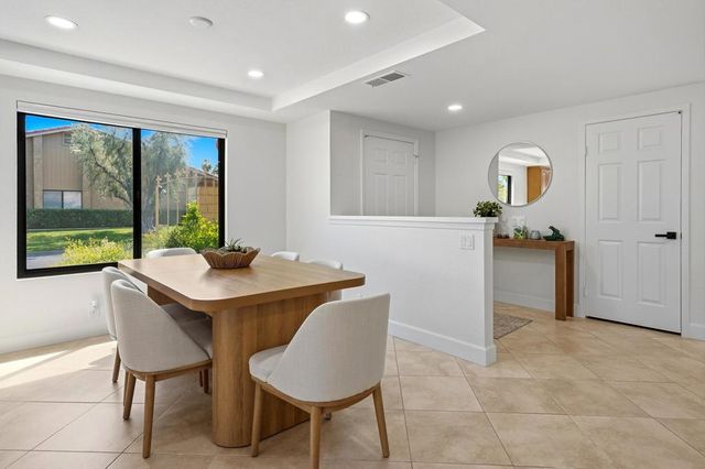2 Maximo Way, Palm Desert, CA 92260