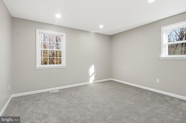 62 GRASSY LAKE RD, Shamong, NJ 08088