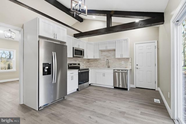 62 GRASSY LAKE RD, Shamong, NJ 08088