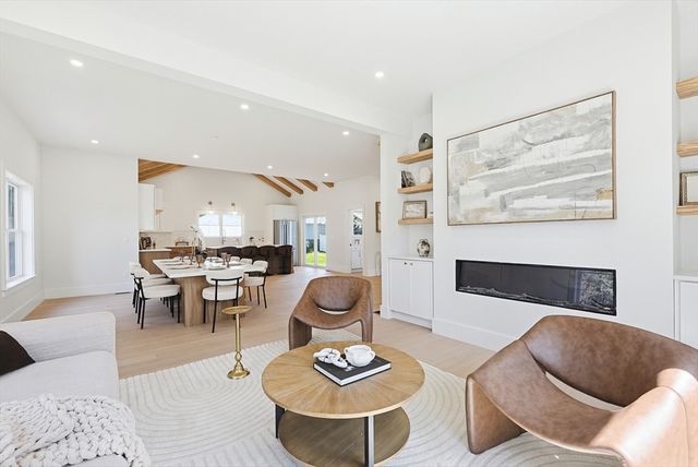 9 Cypress Rd, Natick, MA 01760