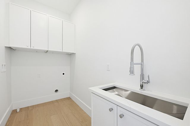 9 Cypress Rd, Natick, MA 01760
