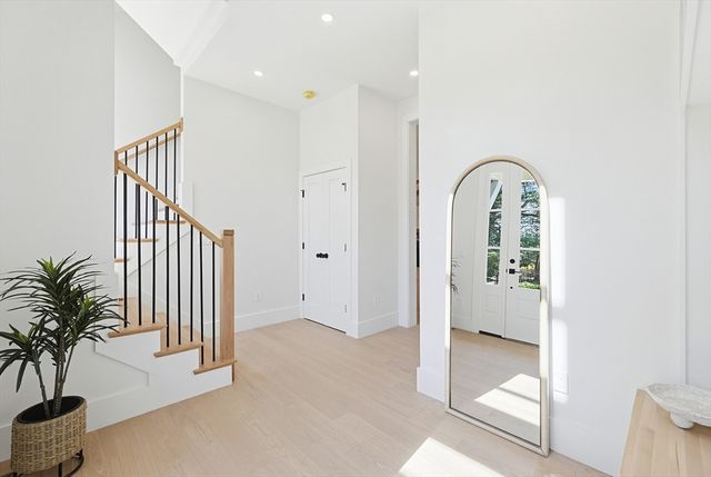 9 Cypress Rd, Natick, MA 01760