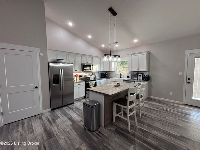 1103 Kirchdorfer Ln, Brandenburg, KY 40108