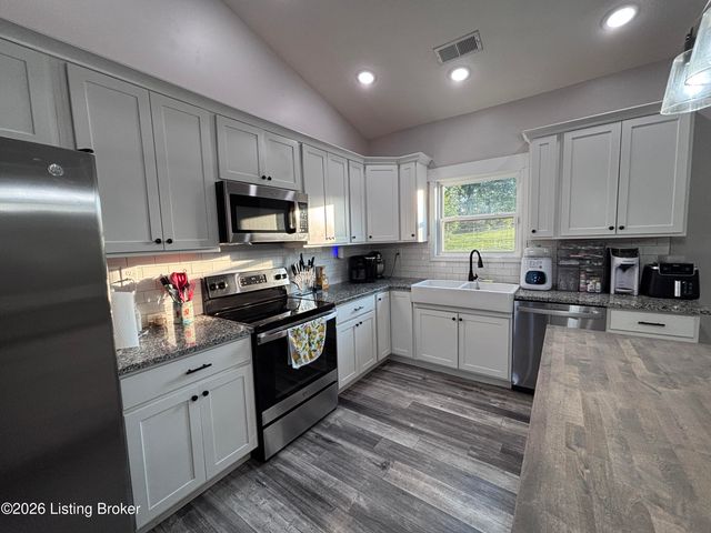 1103 Kirchdorfer Ln, Brandenburg, KY 40108
