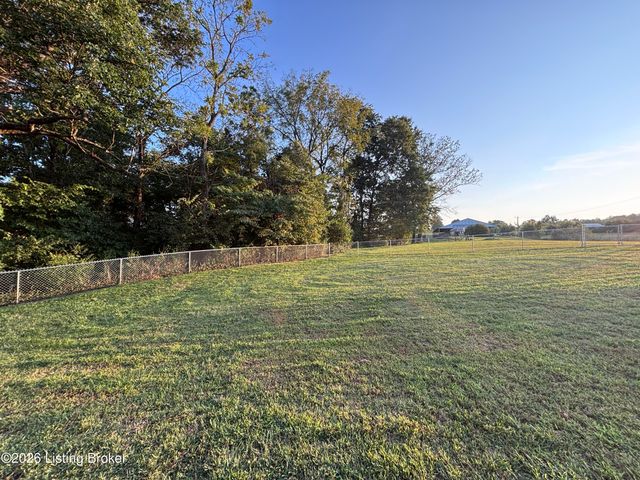 1103 Kirchdorfer Ln, Brandenburg, KY 40108