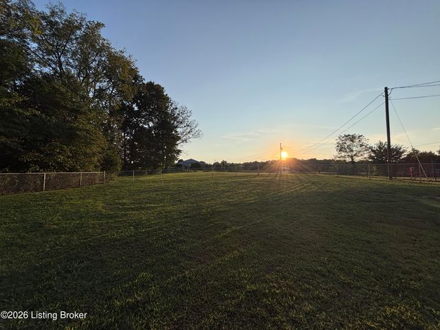 1103 Kirchdorfer Ln, Brandenburg, KY 40108
