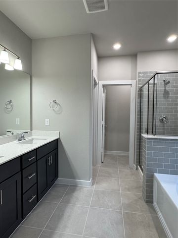 400 Stone Hollow Drive, Ferris, TX 75125