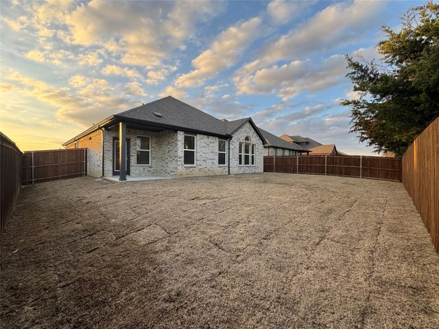 400 Stone Hollow Drive, Ferris, TX 75125