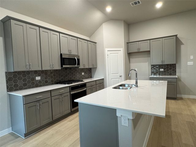 400 Stone Hollow Drive, Ferris, TX 75125