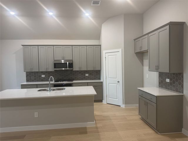 400 Stone Hollow Drive, Ferris, TX 75125