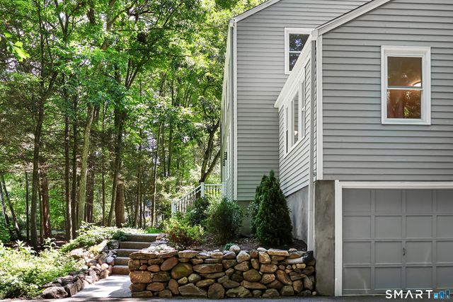 9 Katherine Gaylord Lane, Burlington, CT 06013