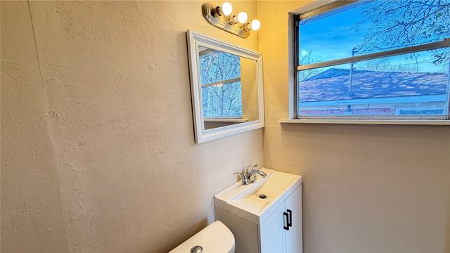 2816 Gardenia Street, Fort Worth, TX 76119