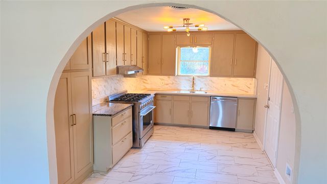 2816 Gardenia Street, Fort Worth, TX 76119