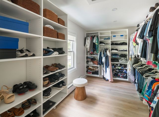 109 Country Ln, Westwood, MA 02090