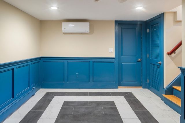 109 Country Ln, Westwood, MA 02090