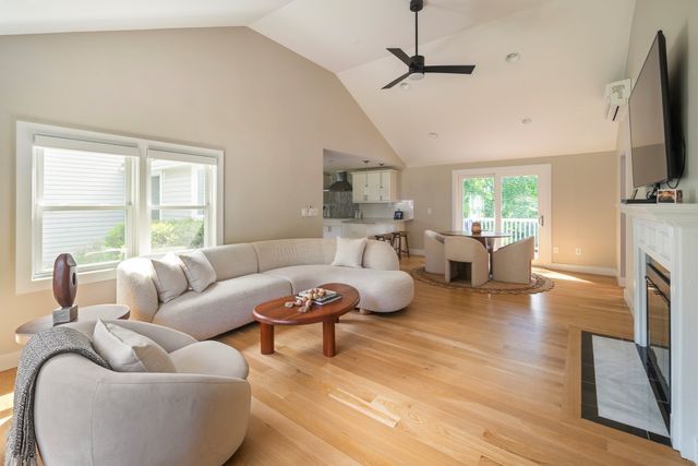 109 Country Ln, Westwood, MA 02090
