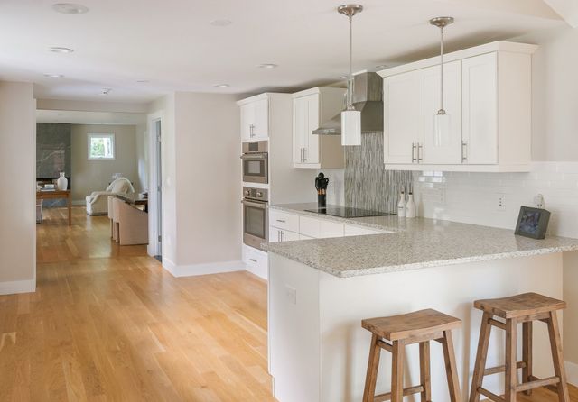 109 Country Ln, Westwood, MA 02090