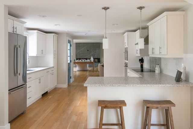 109 Country Ln, Westwood, MA 02090