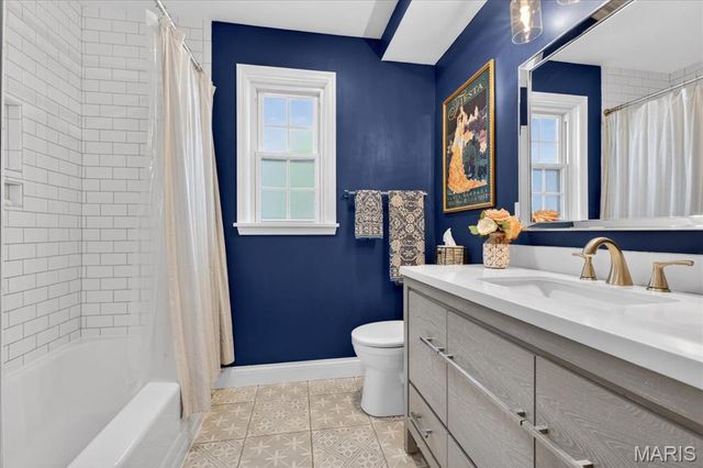 451 Julian Place, St Louis, MO 63122