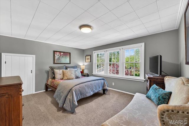 451 Julian Place, St Louis, MO 63122