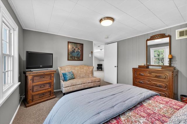 451 Julian Place, St Louis, MO 63122