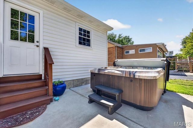 451 Julian Place, St Louis, MO 63122