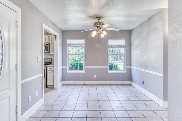 210 W Bell Street, Fayetteville, TX 78940