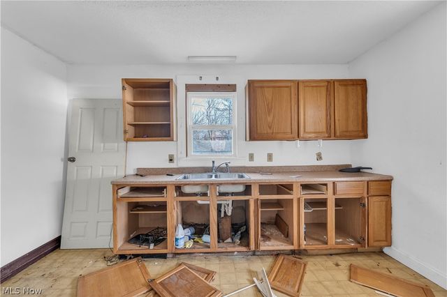 345 12th Street, Elyria, OH 44035