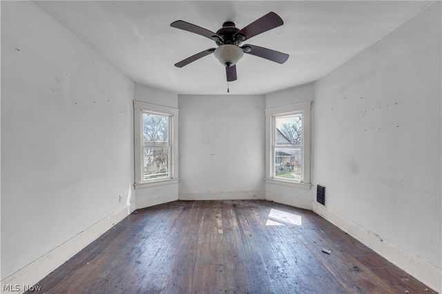 345 12th Street, Elyria, OH 44035