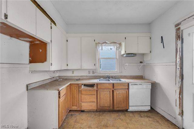 345 12th Street, Elyria, OH 44035