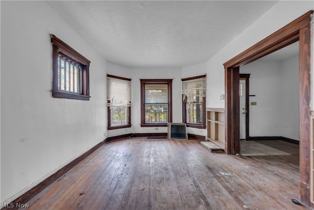 345 12th Street, Elyria, OH 44035