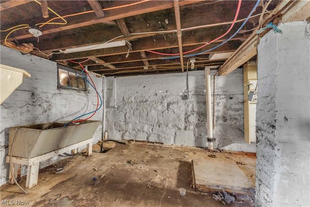 345 12th Street, Elyria, OH 44035
