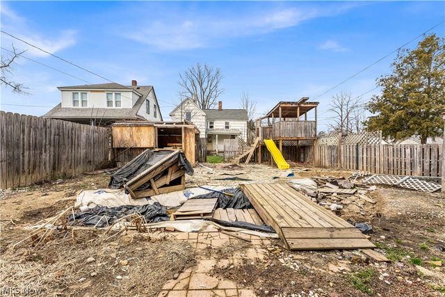 345 12th Street, Elyria, OH 44035