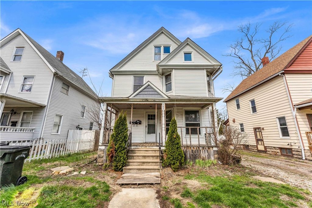 345 12th Street, Elyria, OH 44035