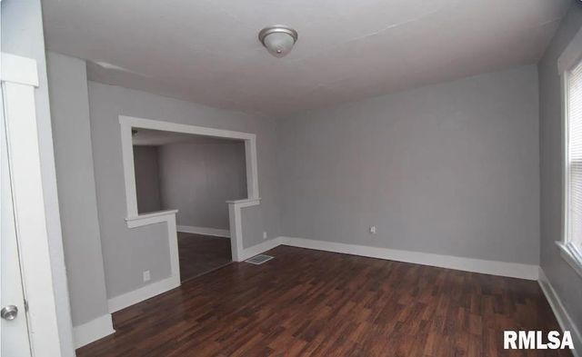 417 E 6TH Street, Davenport, IA 52803