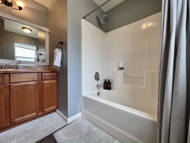 9726 W January Dr, Cheney, WA 99004