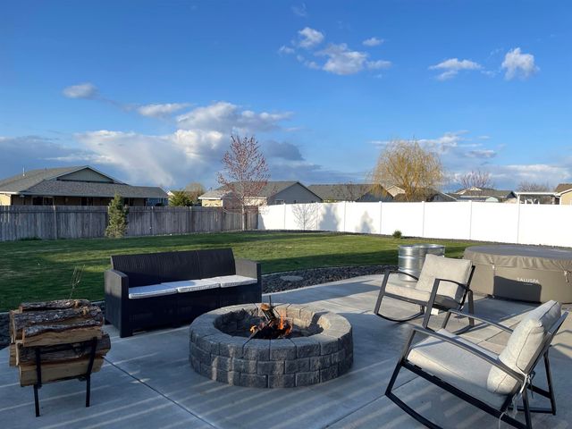 9726 W January Dr, Cheney, WA 99004