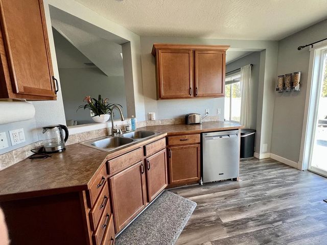 9726 W January Dr, Cheney, WA 99004