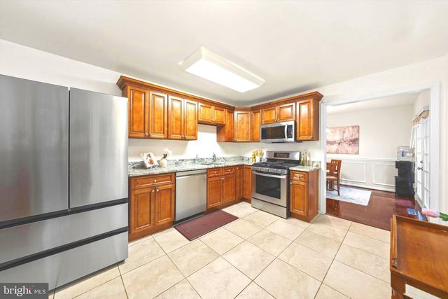 318 LAWYERS RD NW, Vienna, VA 22180