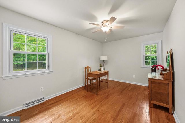 318 LAWYERS RD NW, Vienna, VA 22180