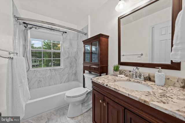 318 LAWYERS RD NW, Vienna, VA 22180